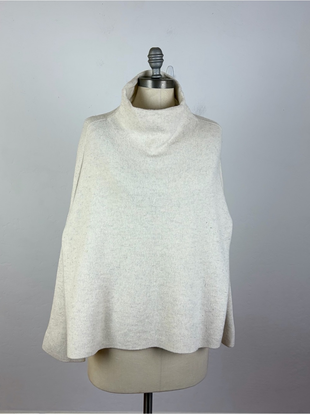 Vince Off White Wool/Cashmere Sweater